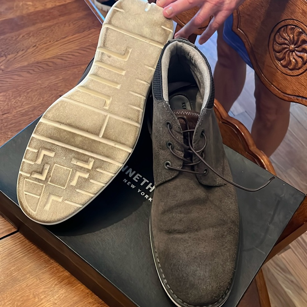 Men’s Size 11 Kenneth Cole Boot